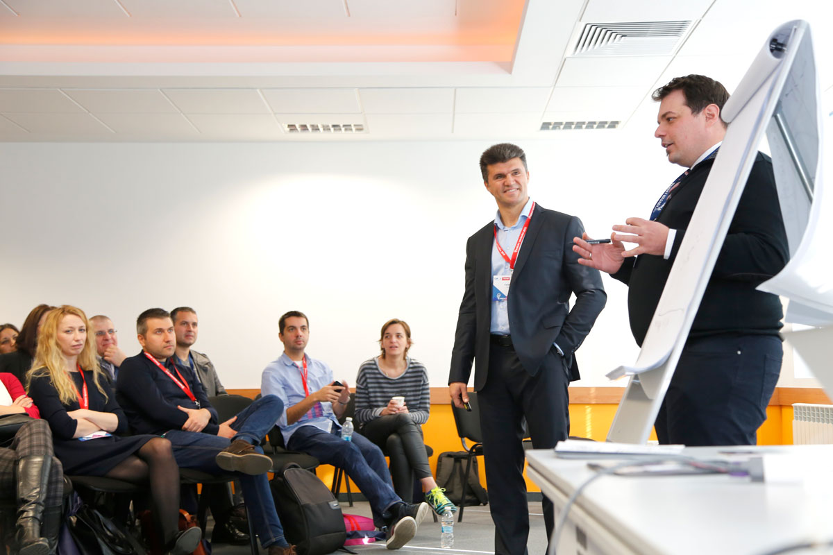 Keynote Speaker virtual teams